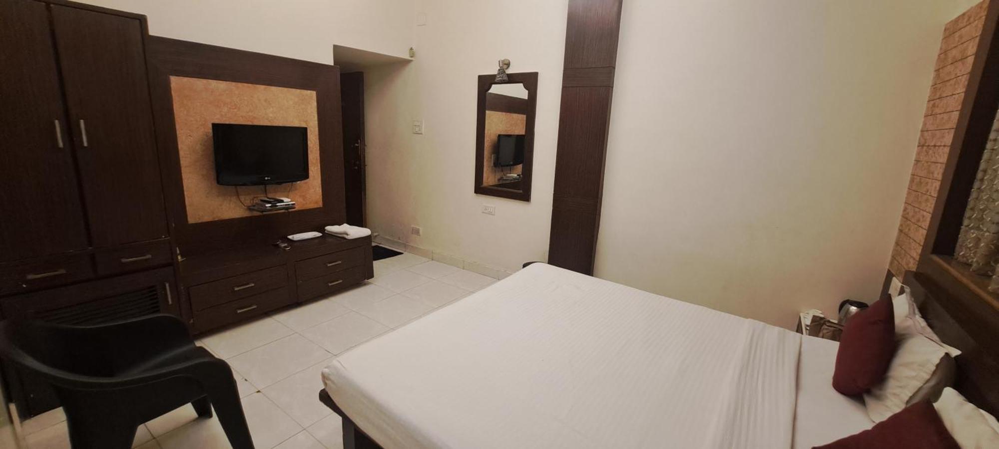 Hotel Shivam Pune Luaran gambar