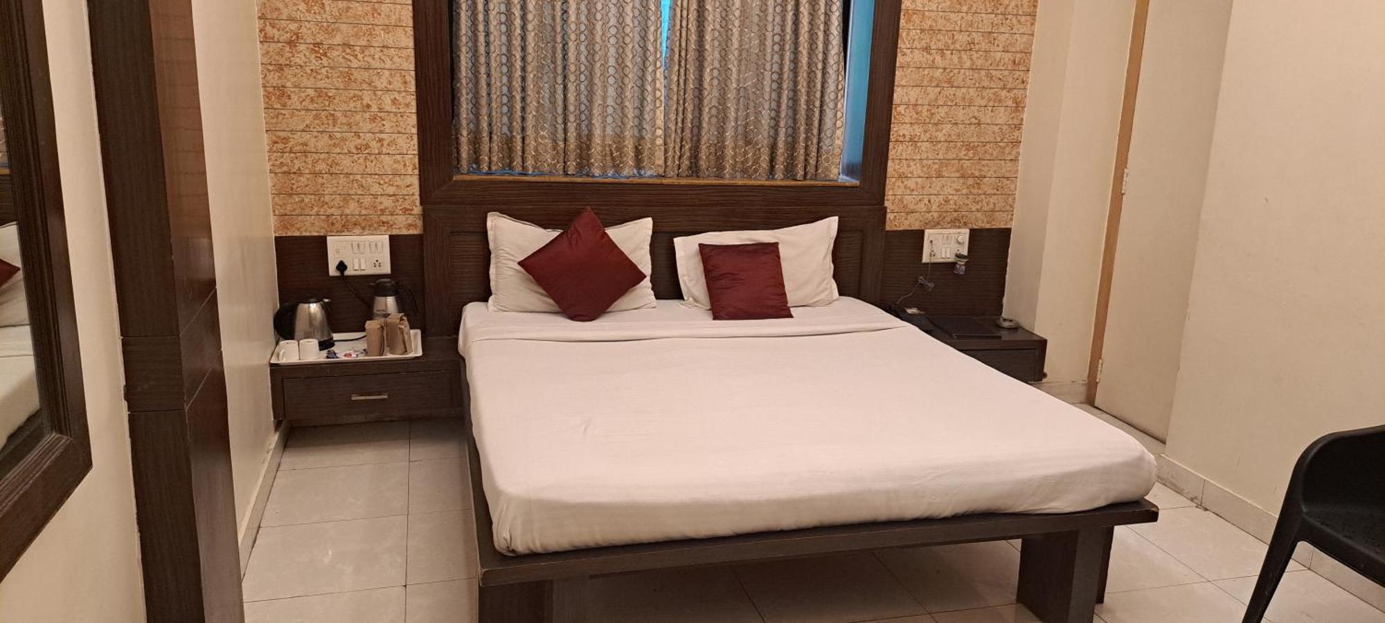 Hotel Shivam Pune Luaran gambar