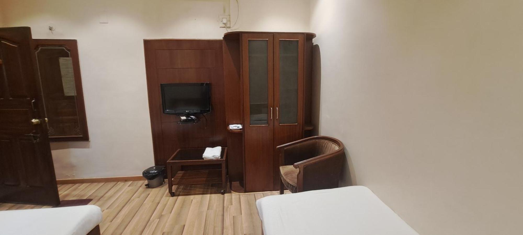 Hotel Shivam Pune Luaran gambar