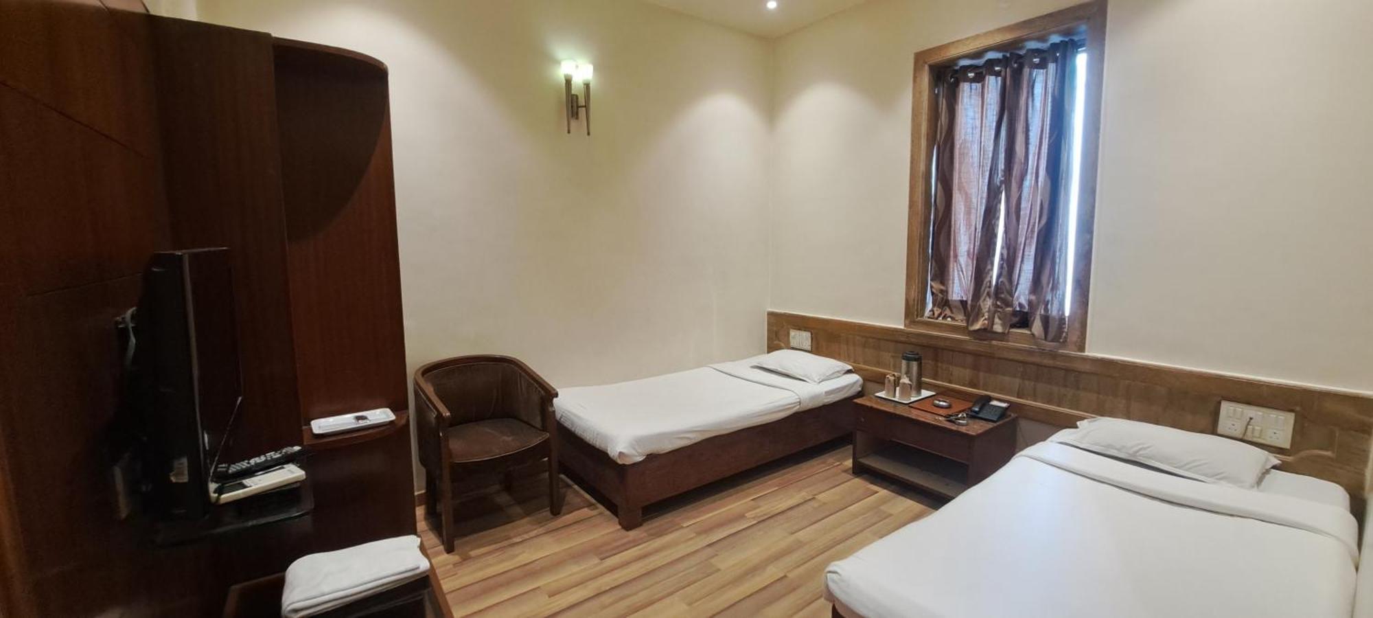 Hotel Shivam Pune Luaran gambar