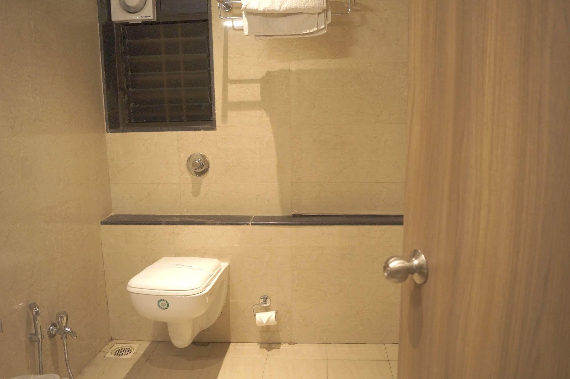 Hotel Shivam Pune Luaran gambar