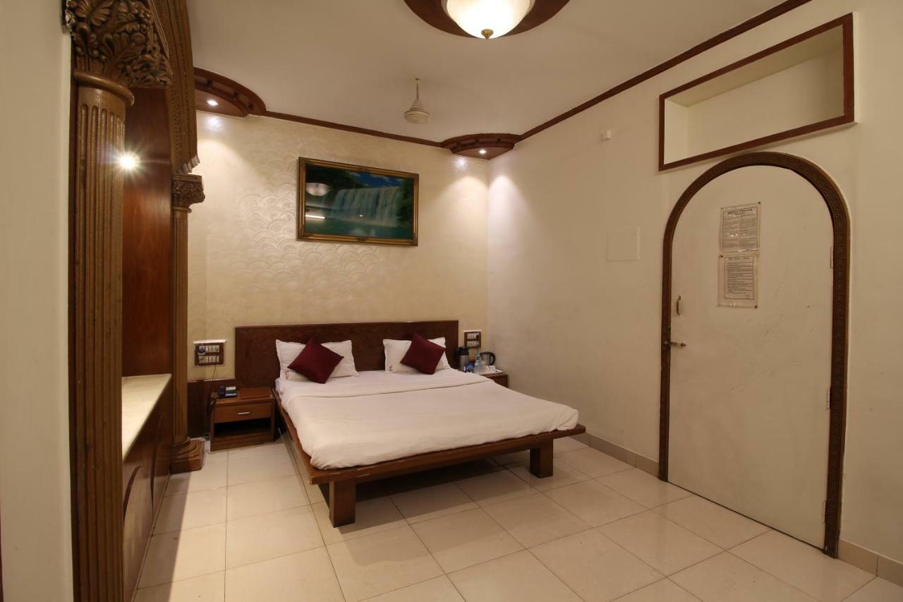 Hotel Shivam Pune Luaran gambar