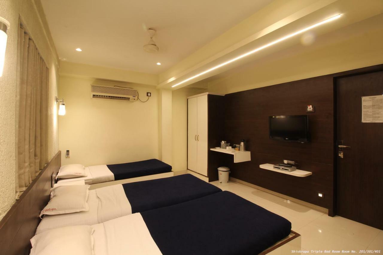 Hotel Shivam Pune Luaran gambar